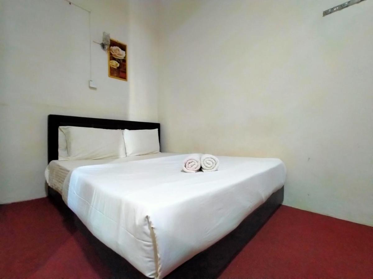 Spot On 89994 Rz Gold Hotel Kuala Kerai Ngoại thất bức ảnh